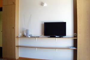 Apartments by the sea Necujam, Solta - 5162