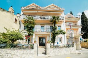 Apartments by the sea Selce, Crikvenica - 5206