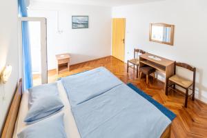 Apartments and rooms by the sea Palit, Rab - 5010