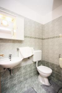 Apartments with parking space Banjol, Rab - 5041