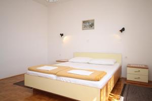 Apartments with a parking space Novi Vinodolski - 6567