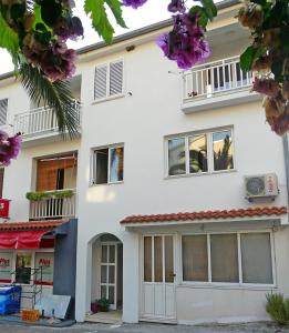 Apartments by the sea Drvenik Donja vala, Makarska - 6756 