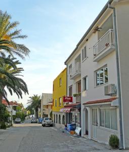 Apartments by the sea Drvenik Donja vala, Makarska - 6756 