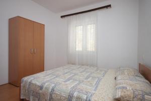Apartments by the sea Kustici, Pag - 6449