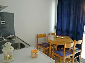 Apartments by the sea Drvenik Donja vala, Makarska - 6756