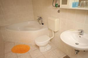 Apartments by the sea Podgora, Makarska - 6774