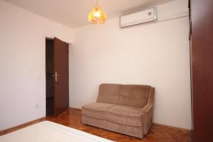 Apartments by the sea Brist, Makarska - 6813