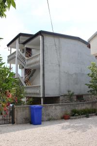 Apartments with a parking space Starigrad, Paklenica - 6618 