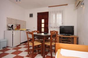 Apartments with parking space Starigrad, Paklenica - 6618