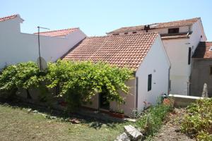 Apartments by the sea Zaostrog, Makarska - 6659