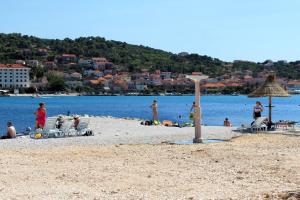 Apartments with a parking space Trogir - 9209