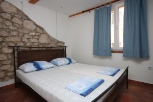Two-Bedroom Apartment with Balcony and Sea View room in Apartments by the sea Gradac Makarska - 6661