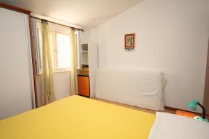 Apartments with parking space Makarska - 6691