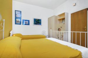 Apartments with parking space Makarska - 6909