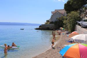 Apartments by the sea Pisak, Omis - 7521