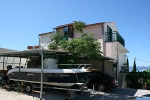 Apartments with a parking space Podgora, Makarska - 6682 