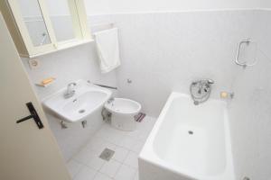 Apartments by the sea Podgora, Makarska - 6801