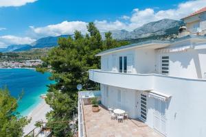 Apartments by the sea Podgora, Makarska - 6805 