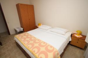 Apartments by the sea Podgora, Makarska - 6805