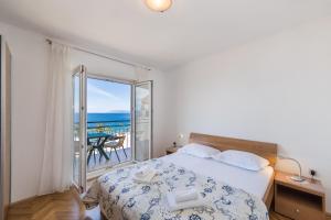 Apartments by the sea Podgora, Makarska - 6789