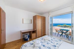 Apartments by the sea Podgora, Makarska - 6789