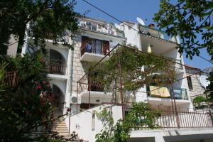 Apartments by the sea Podgora, Makarska - 6705 