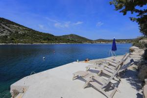 Apartments by the sea Vinisce, Trogir - 8659