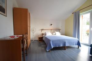 Apartments and rooms with parking space Starigrad, Paklenica - 6594