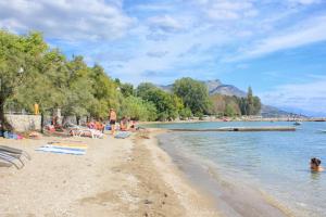 Apartments by the sea Duce, Omis - 5987