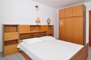 Apartments by the sea Seget Vranjica, Trogir - 6597