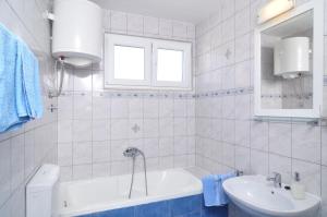 Apartments by the sea Seget Vranjica, Trogir - 6597