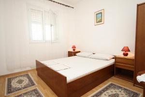 Apartments by the sea Podgora, Makarska - 6782