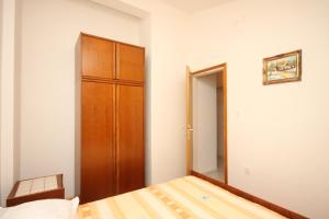 Apartments by the sea Podgora, Makarska - 6781