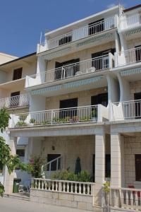 Apartments by the sea Podgora, Makarska - 6713