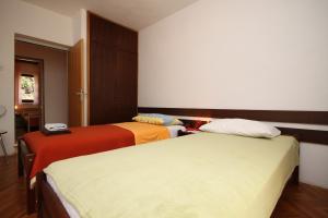 Apartments by the sea Starigrad, Paklenica - 6626