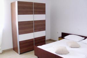 One-Bedroom Apartment with Balcony and Sea View room in Apartments by the sea Pag - 6526
