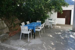 Apartments with a parking space Gradac, Makarska - 6724 