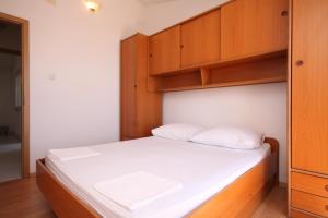 Apartments with parking space Makarska - 6791