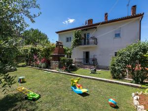 Apartments with a parking space Porec - 6922