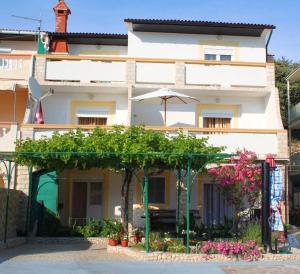 Apartments by the sea Pag - 6448 