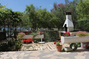 Apartments by the sea Grebastica, Sibenik - 6437