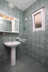 Apartments by the sea Stara Novalja, Pag - 6469