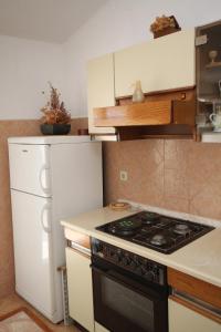 Apartments by the sea Podgora, Makarska - 6670