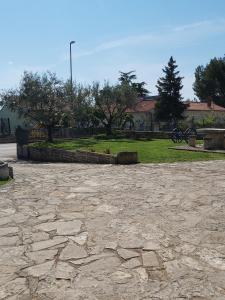 Apartments with a parking space Tar, Porec - 6943 