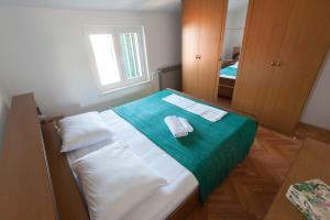 Apartments by the sea Turanj, Biograd - 6445