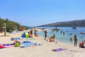 Apartments by the sea Poljica, Trogir - 8682