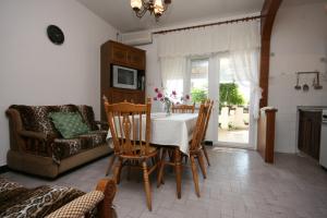 Apartments with a parking space Novalja, Pag - 6483