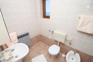 Apartments with a parking space Novi Vinodolski - 6567