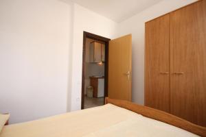 Apartments by the sea Mandre, Pag - 6537