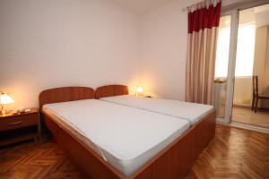 Studio room in Apartments with a parking space Makarska - 6693